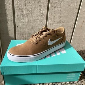 Nike SB (never worn)